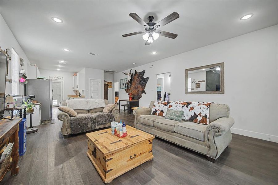 Furnished interior view inside a new home in , Malakoff (Image 4).