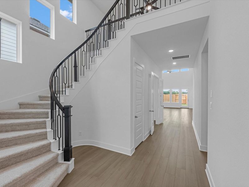 Spacious, unfurnished interior of a new home in Pecan Ridge, Fulshear (Image 13).