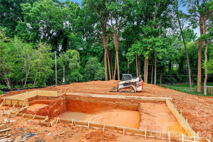 Site preparation for new homesites in , Charlotte (Image 23).