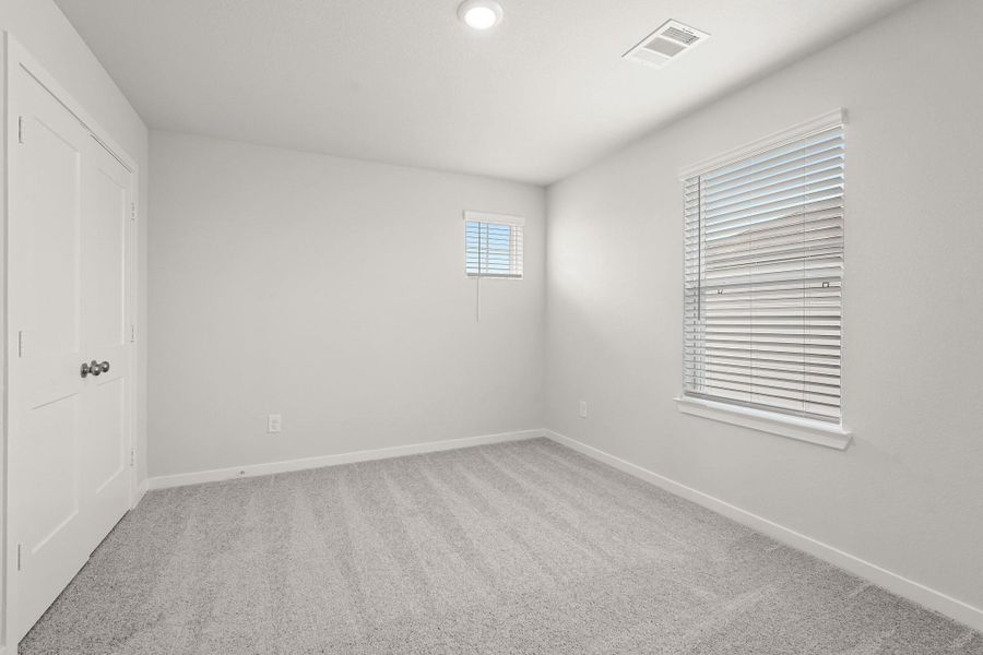 Spacious, unfurnished interior of a new home in Paloma at Sanford Farms, Waller (Image 14).