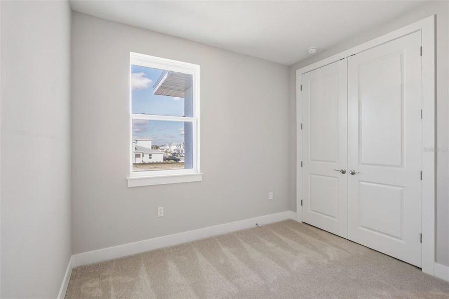 Spacious, unfurnished interior of a new home in Lagoon Residences at Epperson, Wesley Chapel (Image 10).