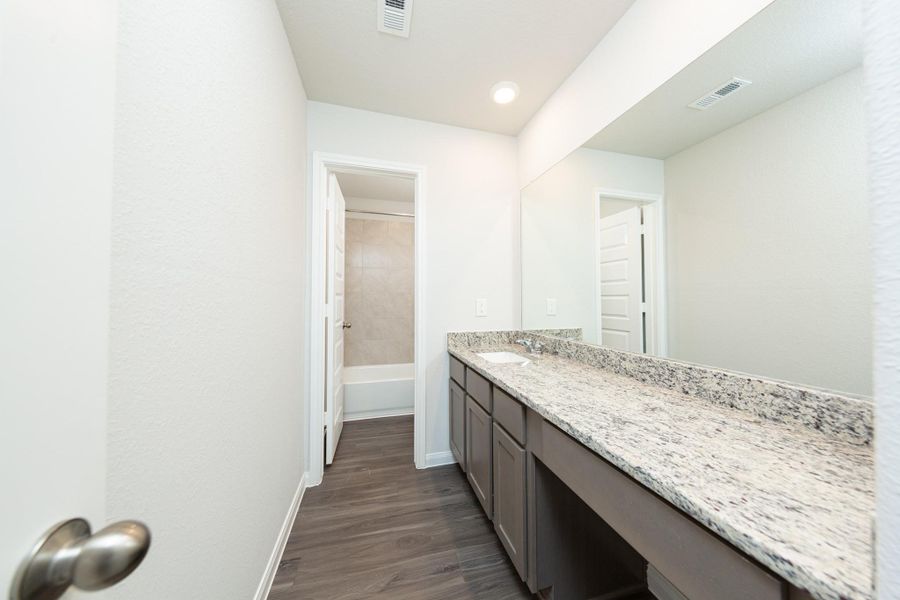 Furnished interior view inside a new home in River's Edge, Conroe (Image 5). Furnished interior view inside a new home in River's Edge, Conroe (Image 5).