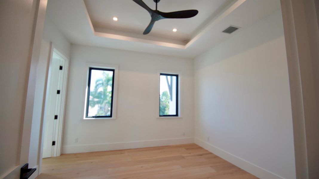 Spacious, unfurnished interior of a new home in , Palm Beach Gardens (Image 64).