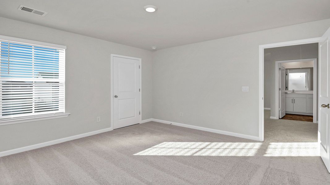 Spacious, unfurnished interior of a new home in Gates Village, Lugoff (Image 26).