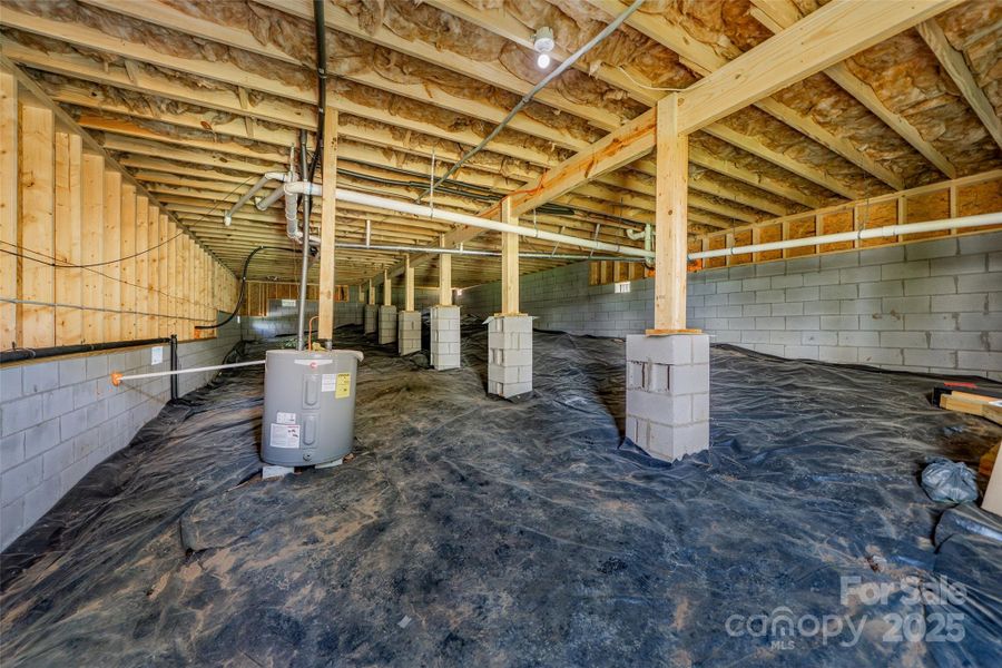 Spacious, unfurnished interior of a new home in , Old Fort (Image 13).