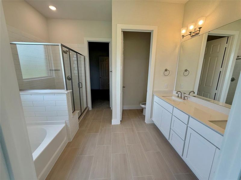 Furnished interior view inside a new home in , Weatherford (Image 5).