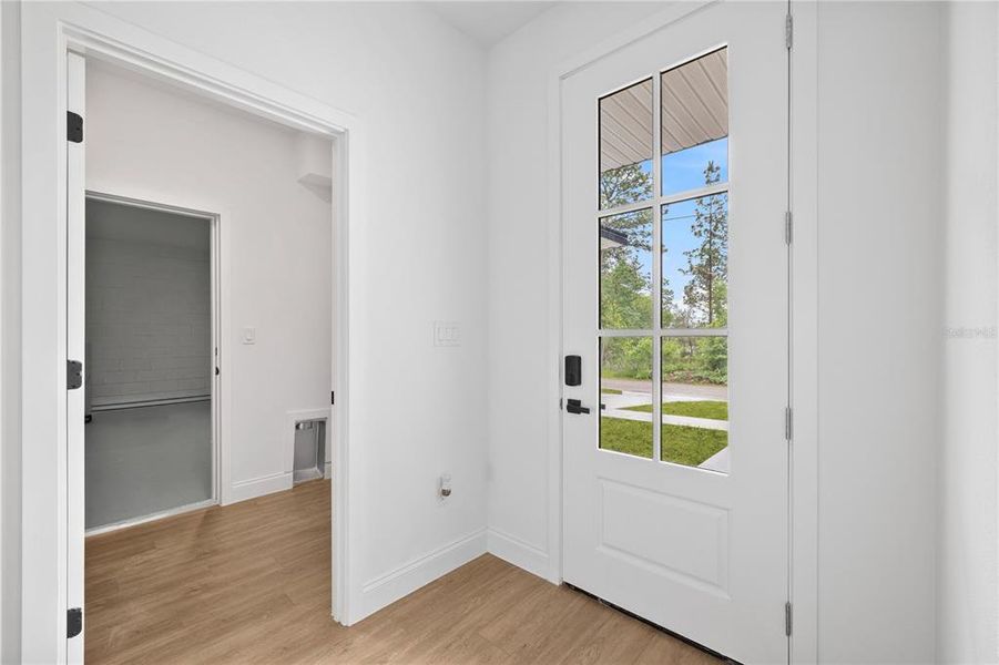 Spacious, unfurnished interior of a new home in , Citrus Springs (Image 18).