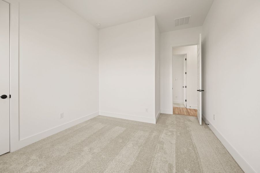 Spacious, unfurnished interior of a new home in Rocky Top Ranch, Reno (Image 40).