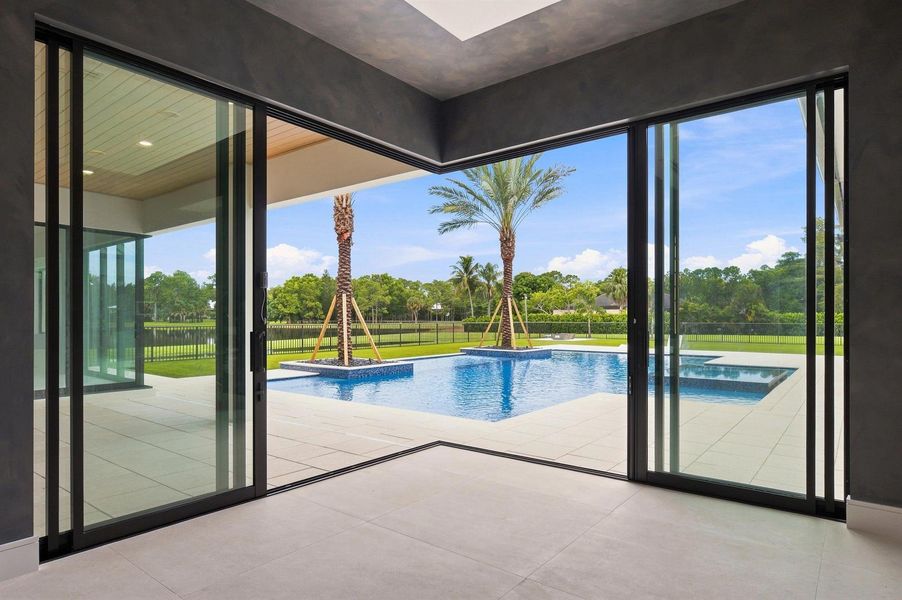 Cornerless Glass Doors