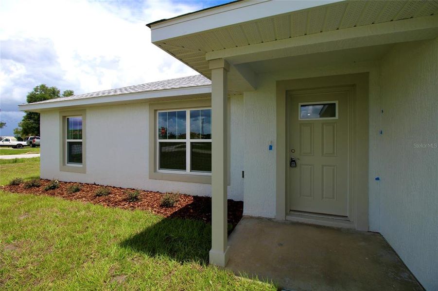 Exterior details and patio area of a home in , Ocala (Image 3).