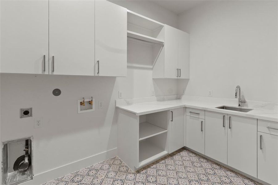 Laundry room with sink