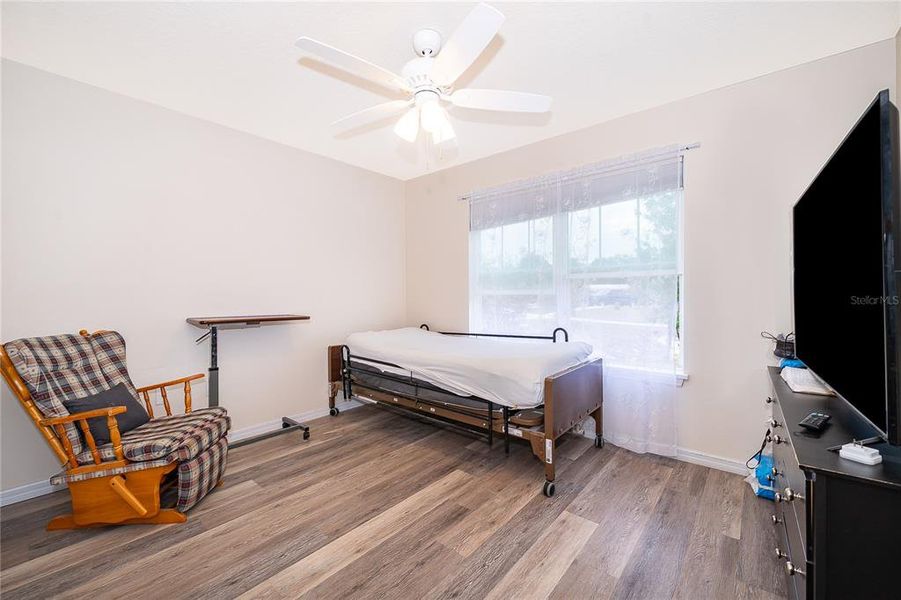 Furnished interior view inside a new home in , Tavares (Image 4).