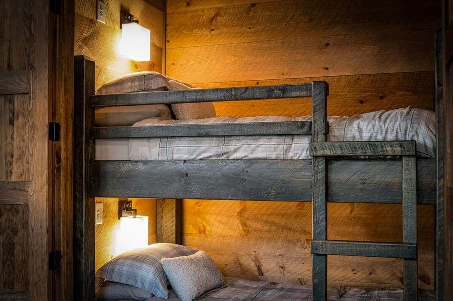 Image 95 of a home in .