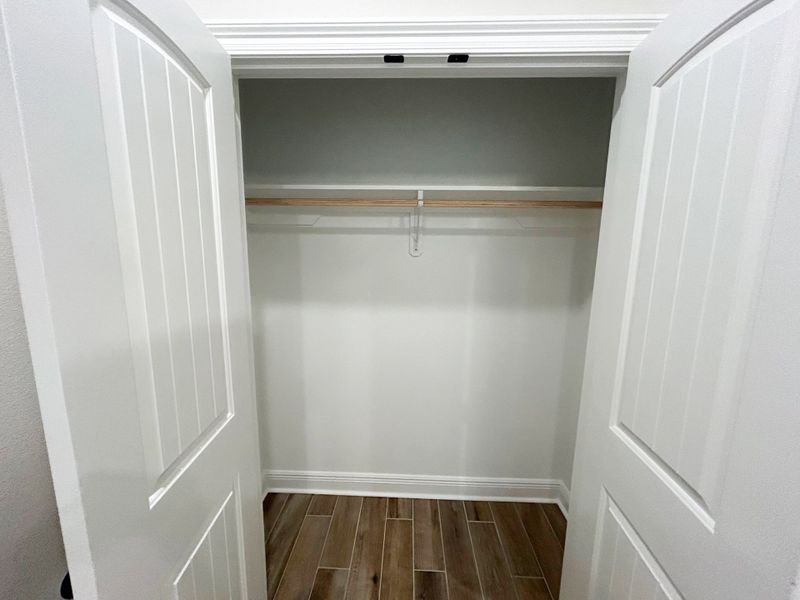 Spacious, unfurnished interior of a new home in Natureview, Freeport (Image 22).