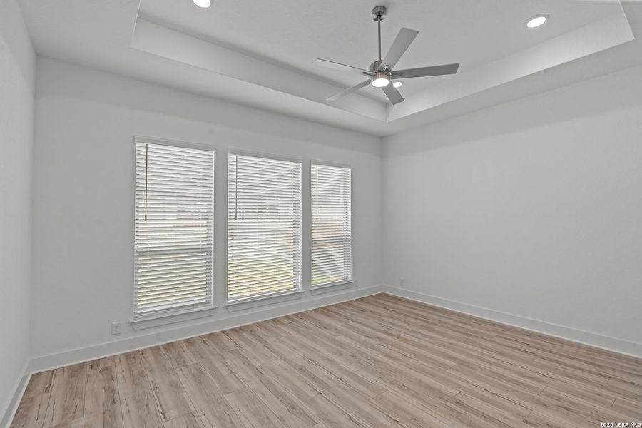 Spacious, unfurnished interior of a new home in , San Antonio (Image 36).