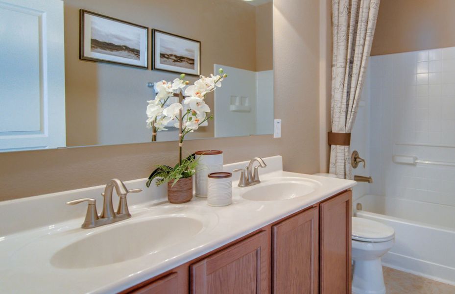 Representative furnished interior of a home built from the Fentress by Centex in Stokesbury, Waller (Image 8). Representative furnished interior of a home built from the Fentress by Centex in Stokesbury, Waller (Image 8).
