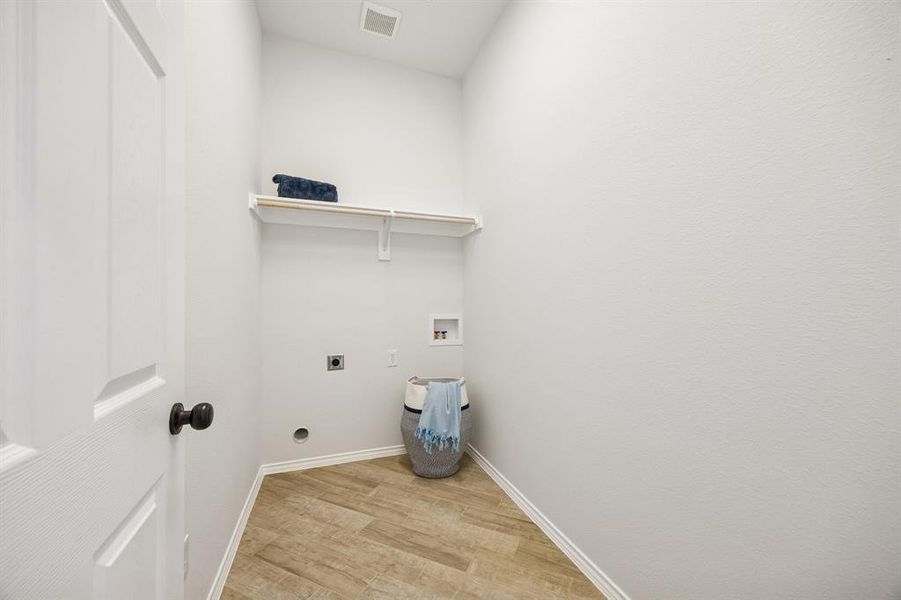 Spacious, unfurnished interior of a new home in , Ennis (Image 25).