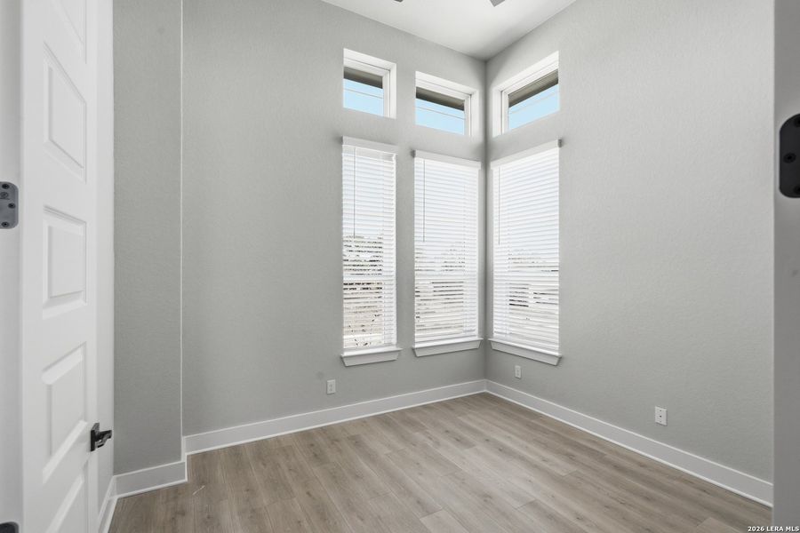 Spacious, unfurnished interior of a new home in Potranco Oaks, Castroville (Image 31).