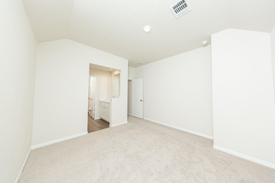 Spacious, unfurnished interior of a new home in Bluestem, Brookshire (Image 19). Spacious, unfurnished interior of a new home in Bluestem, Brookshire (Image 19).