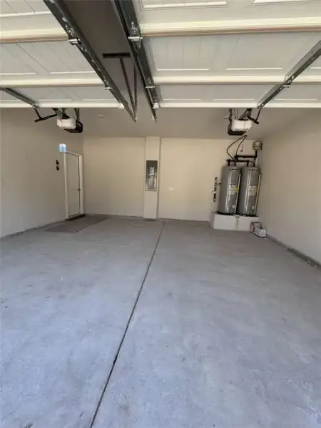 Spacious, unfurnished interior of a new home in Creekbend Overlook, Fairburn (Image 24). Spacious, unfurnished interior of a new home in Creekbend Overlook, Fairburn (Image 24).