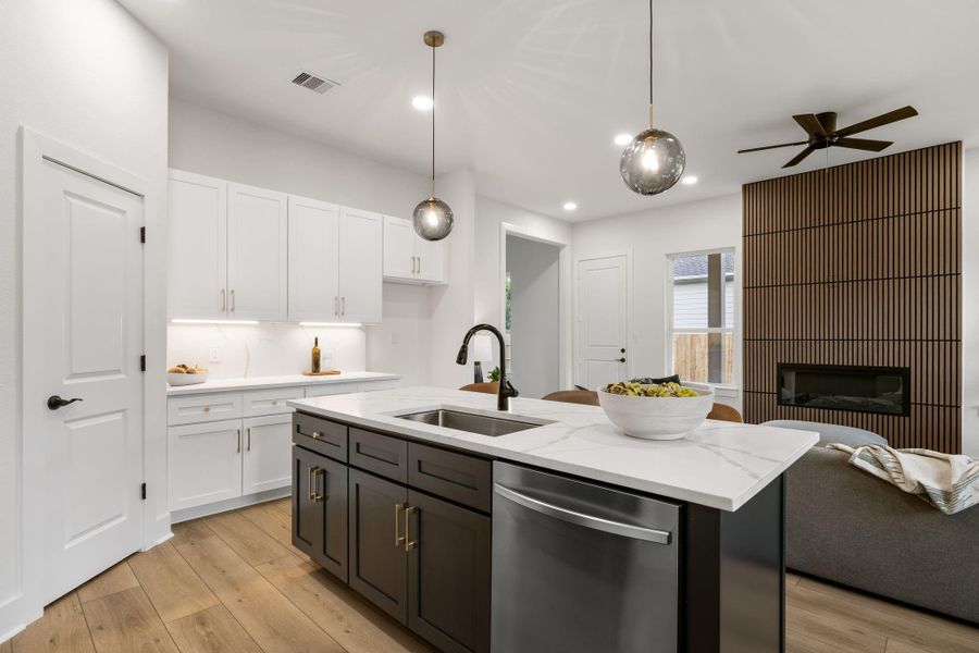 Furnished interior view inside a new home in , Tomball (Image 9).