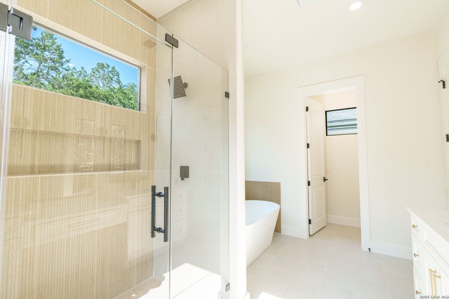 Furnished interior view inside a new home in , Boerne (Image 16).