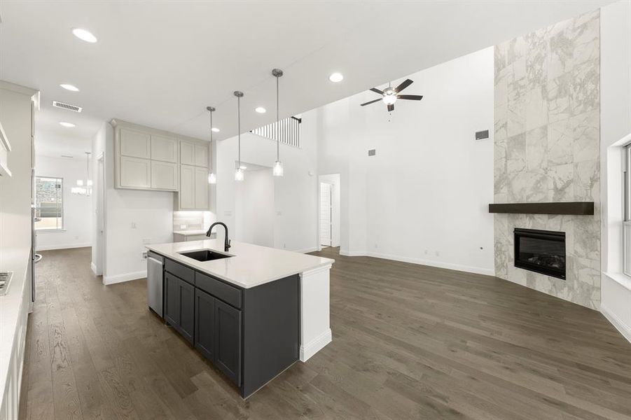 10. 3802 Windmere - Kitchen (3)