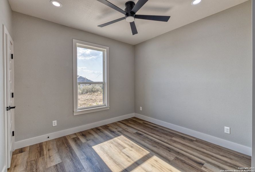 Spacious, unfurnished interior of a new home in , Uvalde (Image 15).