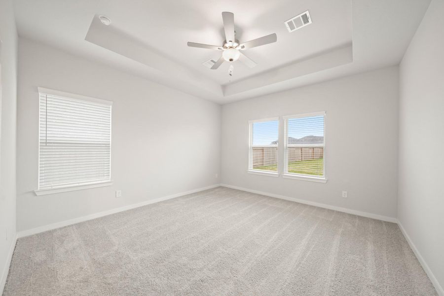 Spacious, unfurnished interior of a new home in Pearlbrook, Texas City (Image 13).