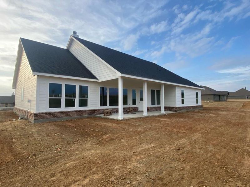 Exterior details and patio area of a home in Hillview Addition, Decatur (Image 3).