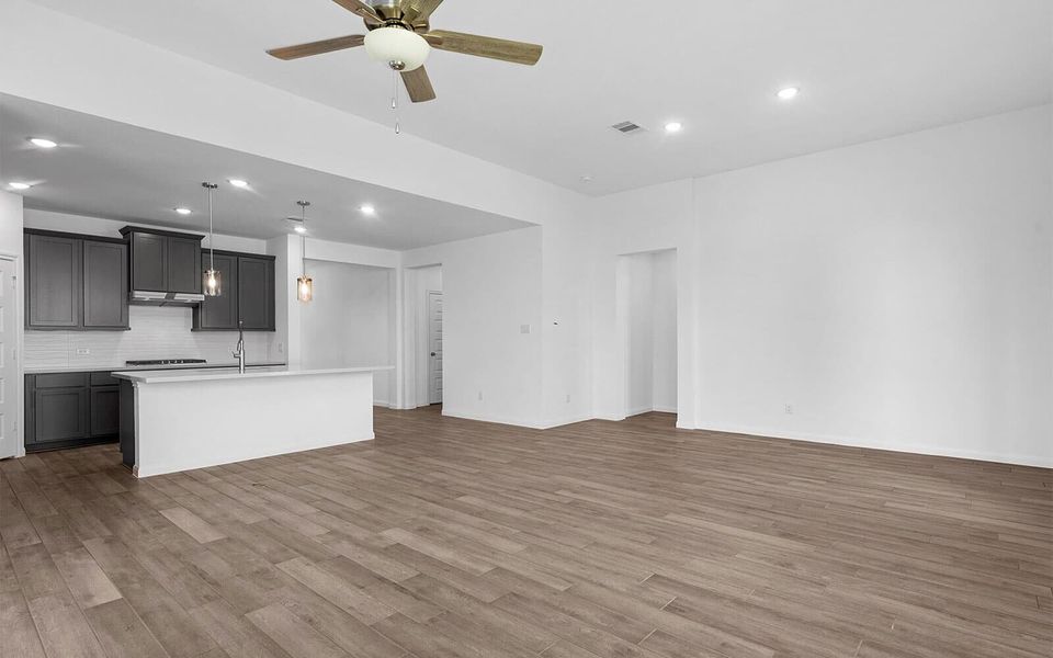 Image 14 representing the Oberlin by Brookfield Residential in 50' Traditional Homes at Elyson, Katy, TX.