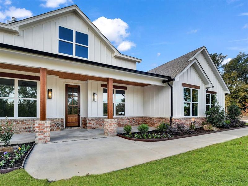 Exterior details and patio area of a home in , Weatherford (Image 3).