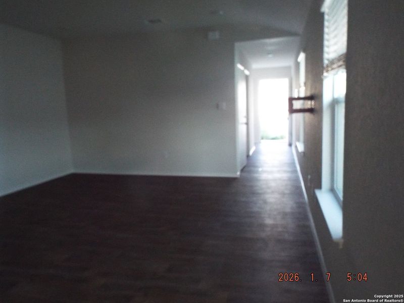 Spacious, unfurnished interior of a new home in Salado Creek, San Antonio (Image 20). Spacious, unfurnished interior of a new home in Salado Creek, San Antonio (Image 20).