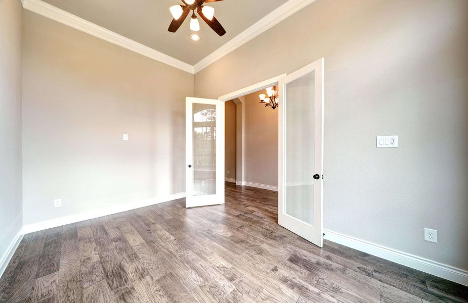 Representative unfurnished interior of a home built from the 3030 by Ravenna Homes in The Woodlands Hills 65′, Willis (Image 17). Representative unfurnished interior of a home built from the 3030 by Ravenna Homes in The Woodlands Hills 65′, Willis (Image 17).