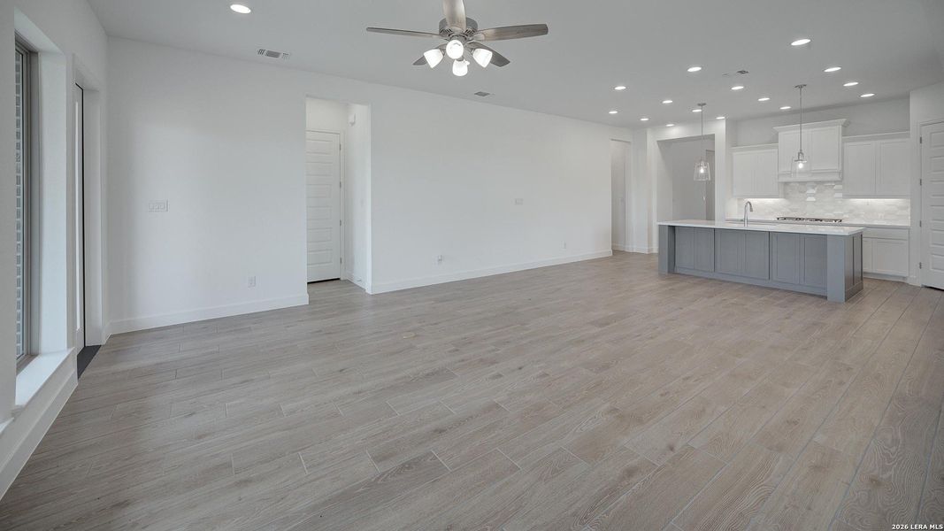 Spacious, unfurnished interior of a new home in Alsatian Oaks, Castroville (Image 18).