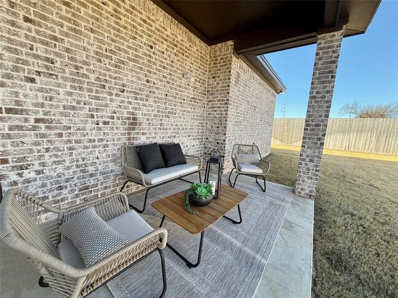Exterior details and patio area of a home in , Lorena (Image 3).
