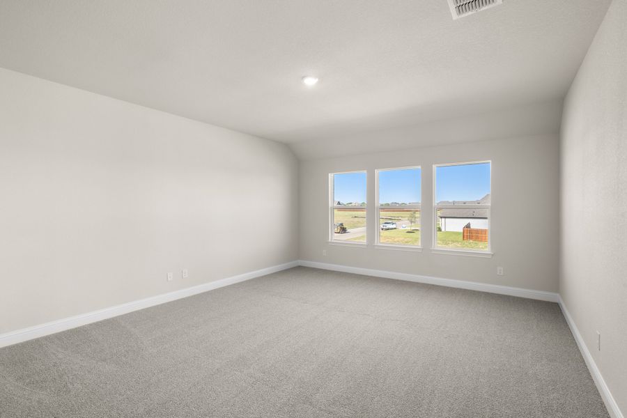 Spacious, unfurnished interior of a new home in Coyote Crossing, Godley (Image 25).