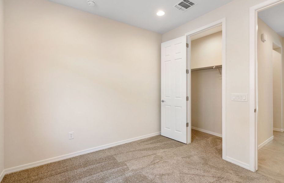 Spacious, unfurnished interior of a new home in Vistoso Canyon Estates, Oro Valley (Image 21).