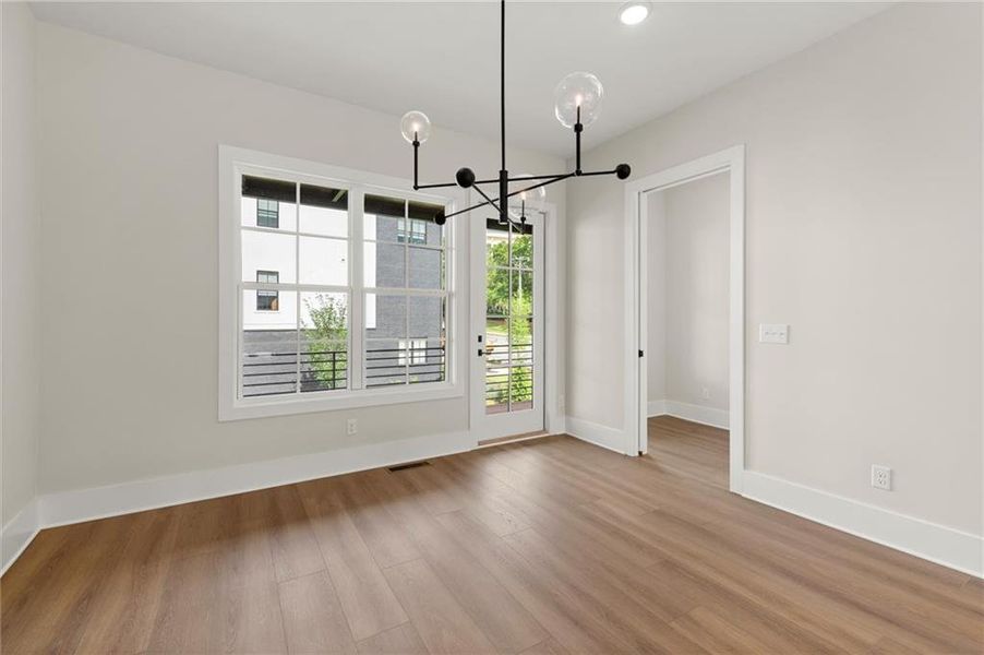 Spacious, unfurnished interior of a new home in , Alpharetta (Image 35).