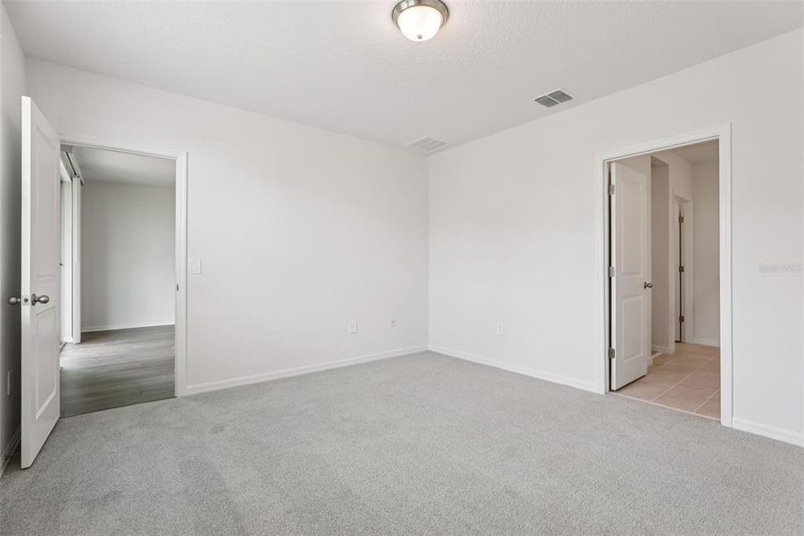 Spacious, unfurnished interior of a new home in Hamilton Bluff - Classic Series, Lake Hamilton (Image 21).