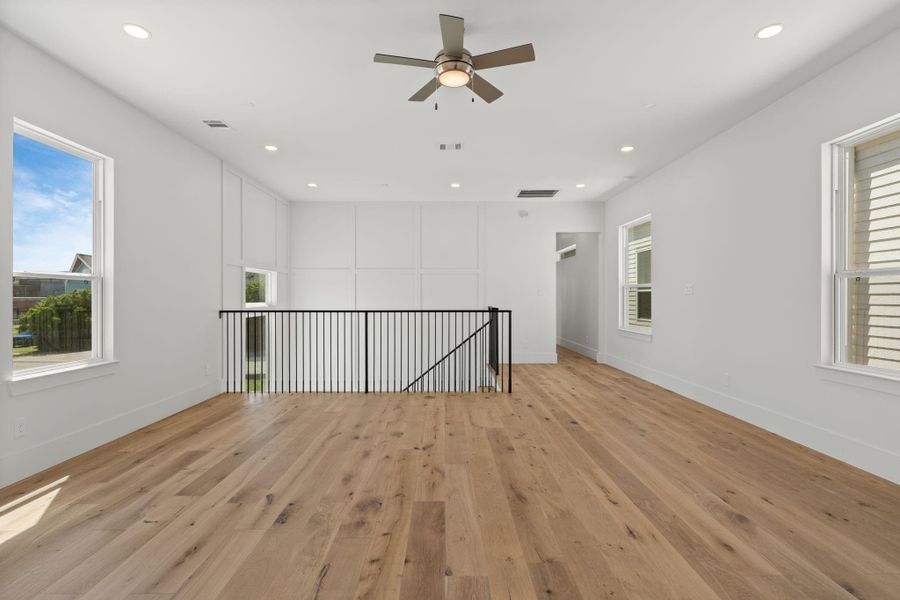 Spacious, unfurnished interior of a new home in , Houston (Image 12).