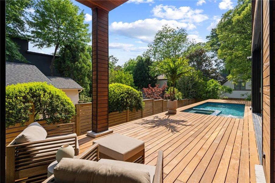 Exterior details and patio area of a home in , Brookhaven (Image 33).