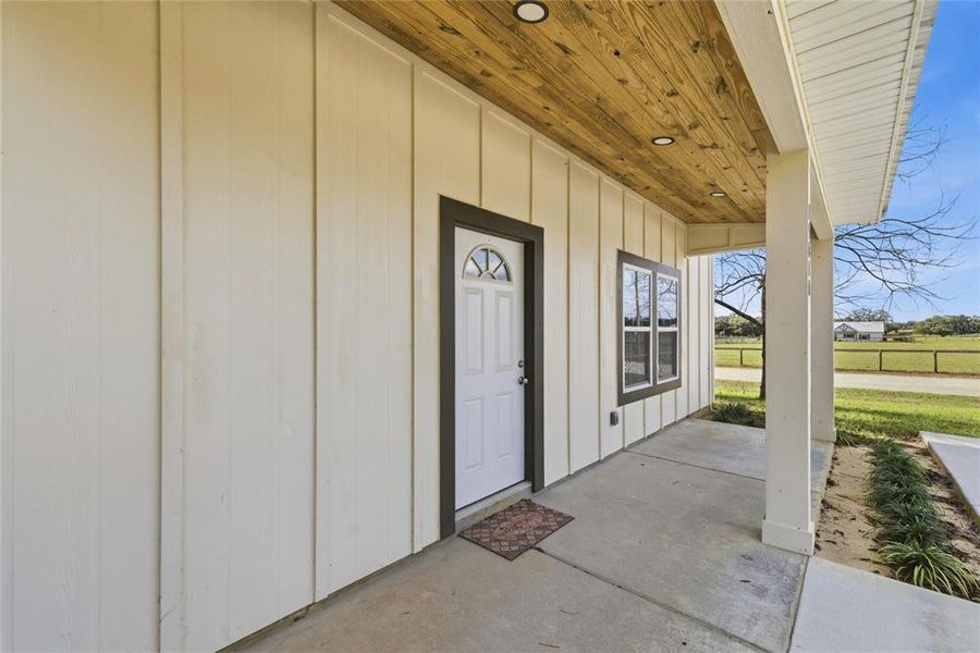 Exterior details and patio area of a home in , Williston (Image 23).