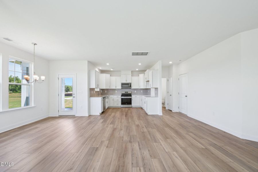 14-web-or-mls-Willow Cameron Wy-3004-012