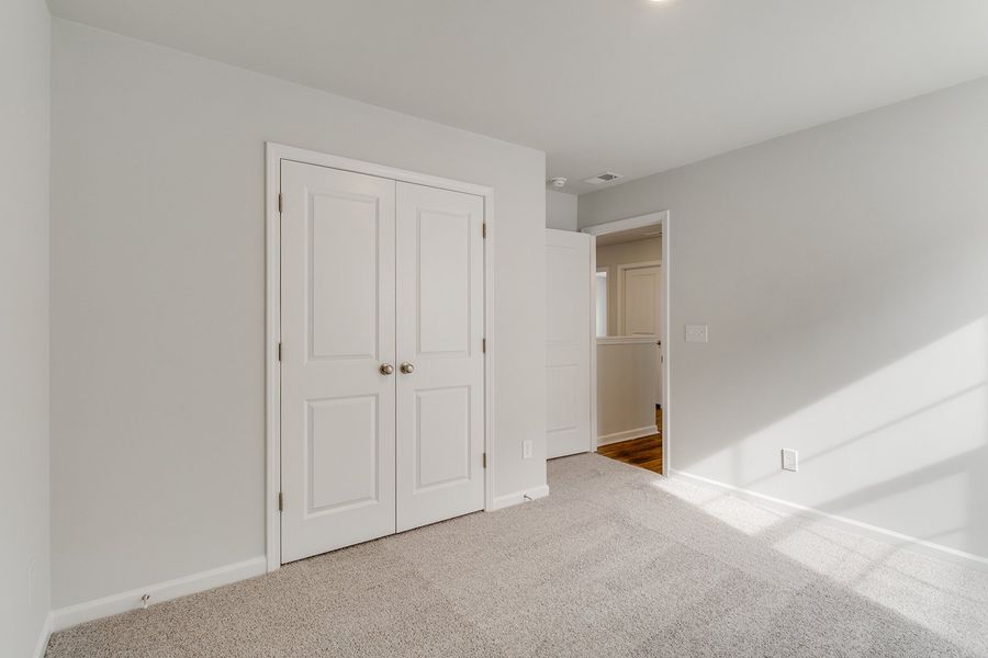 Spacious, unfurnished interior of a new home in Winston Point, Gilbert (Image 32).