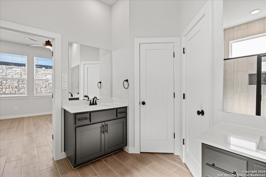 Furnished interior view inside a new home in Meyer Ranch, New Braunfels (Image 6).