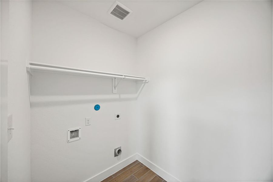 Spacious, unfurnished interior of a new home in River Ranch Meadows, Dayton (Image 17).