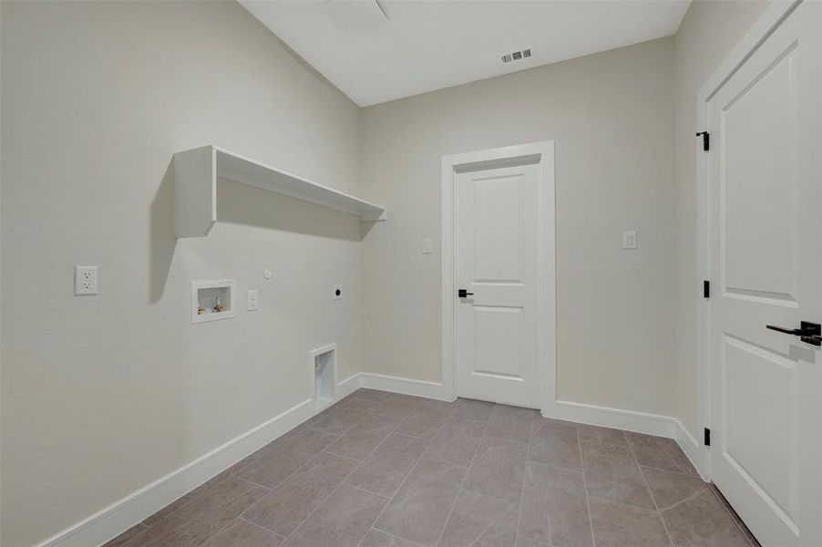 Spacious, unfurnished interior of a new home in Elevon, Lavon (Image 27). Spacious, unfurnished interior of a new home in Elevon, Lavon (Image 27).