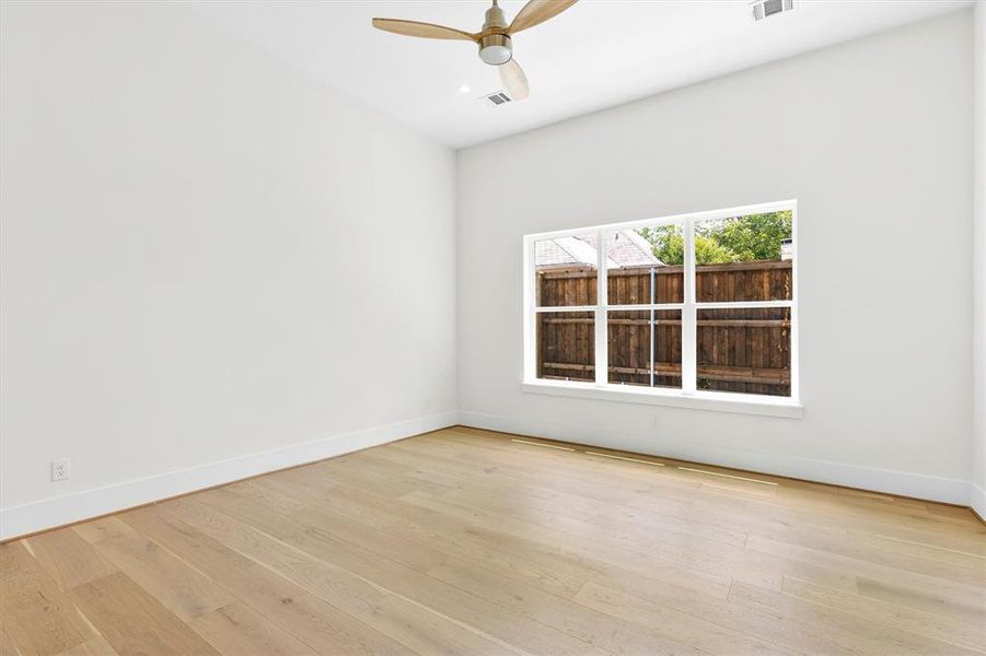 Spacious, unfurnished interior of a new home in , Dallas (Image 24).