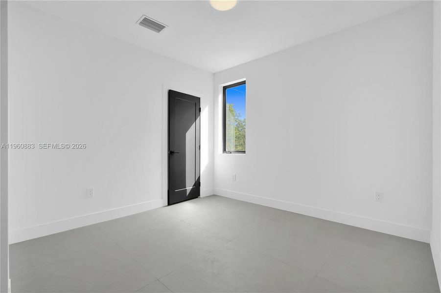 Spacious, unfurnished interior of a new home in , Miami (Image 30).